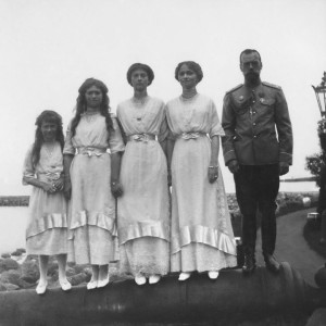 What an amazing photo- to see OTMA lined up with their father - all balanced on a cannon!